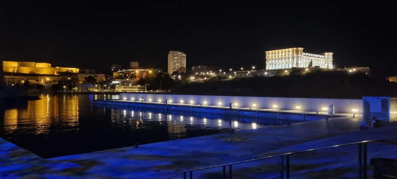 T2 La Joliette Sur Notre Dame Marselha Exterior foto
